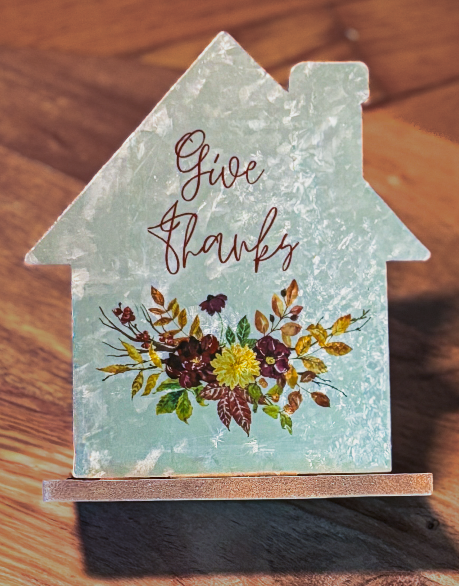 Rustic “Give Thanks” Tin House Sign with Wooden Base